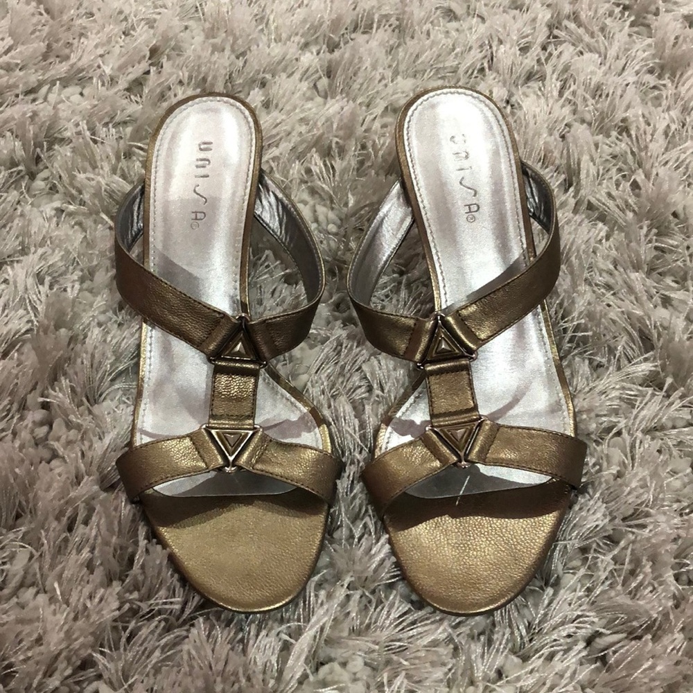 UNISA Heels